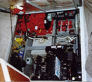 Sea Ray 370 - Engine Room